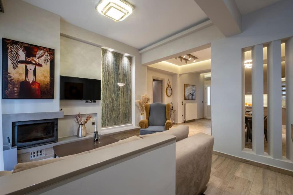 Maison De Luxx A10, Cozy Apartment With Garden In 라리사 외부 사진