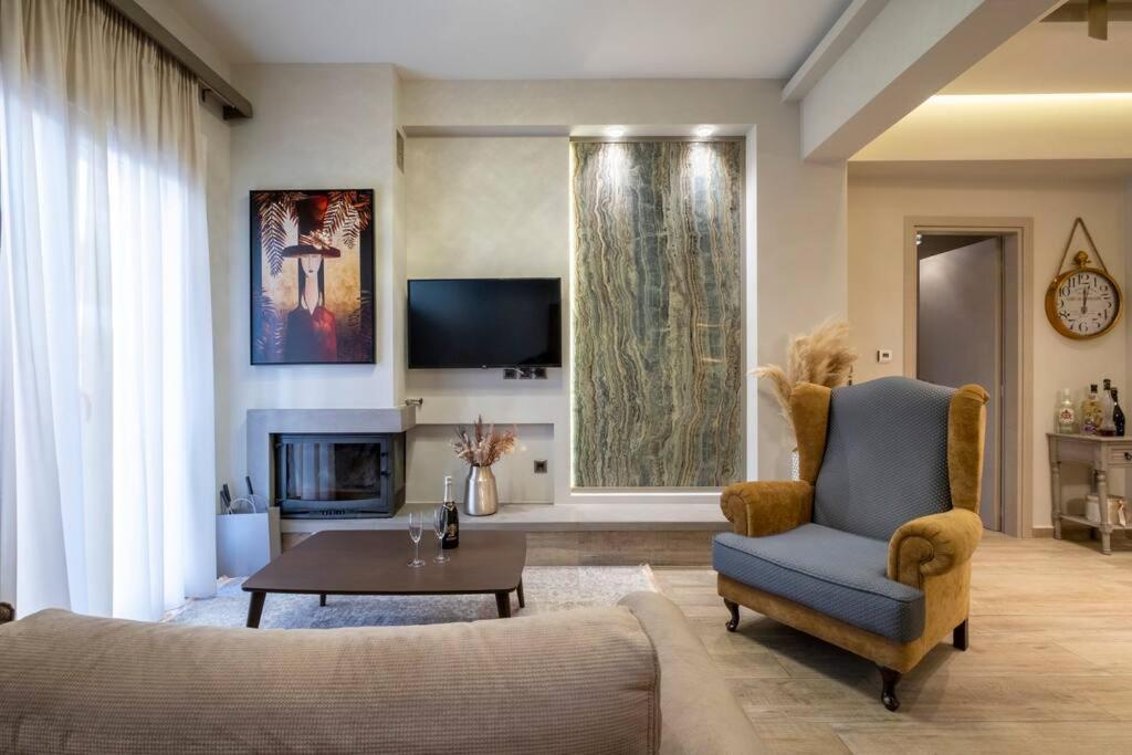 Maison De Luxx A10, Cozy Apartment With Garden In 라리사 외부 사진