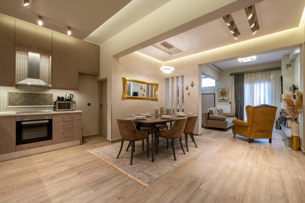 Maison De Luxx A10, Cozy Apartment With Garden In 라리사 외부 사진